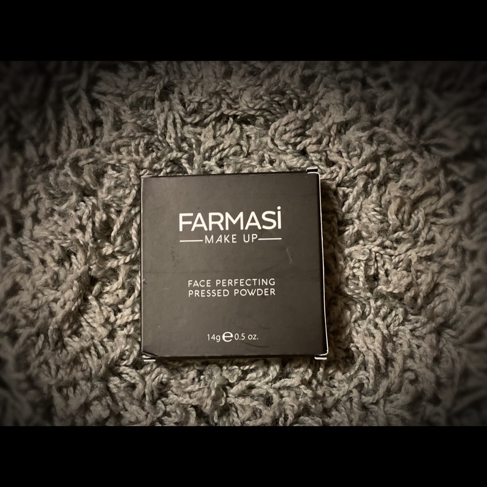 SOLD-Face Perfecting Pressed Powder #03